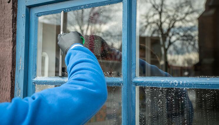 How To Get Streak-Free Windows Between House Washings In North Turramurra